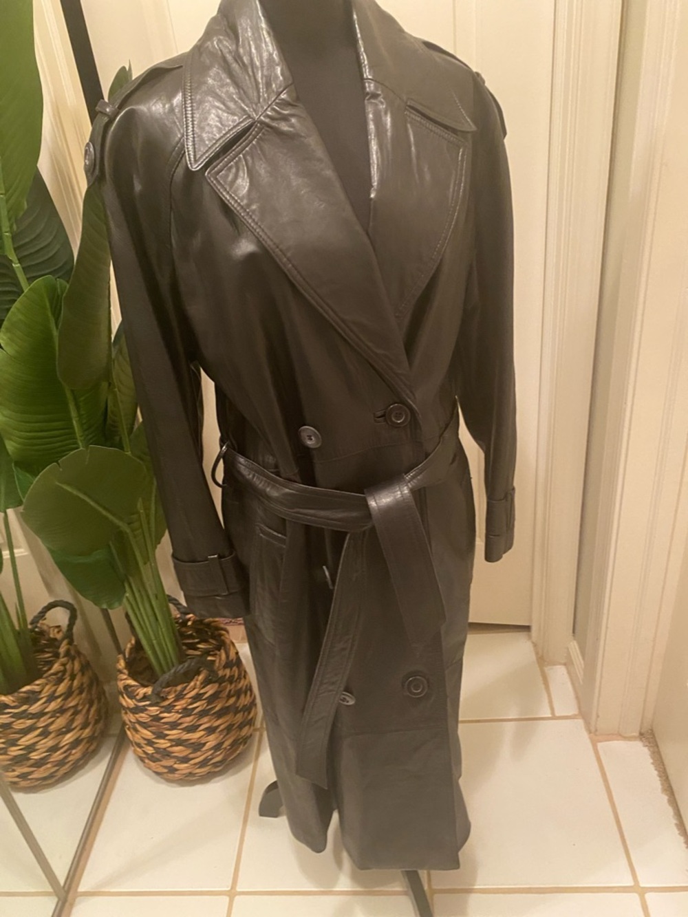 Classic Black Leather Trench Coat - Women - Picture 7 of 10